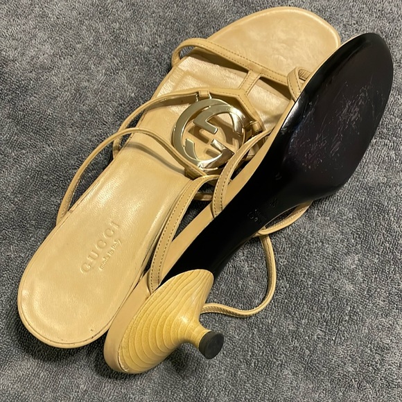 Gucci Women’s Leather Sandal, Gold Inverted G Hardware, Tan - size 38 - Picture 9 of 11